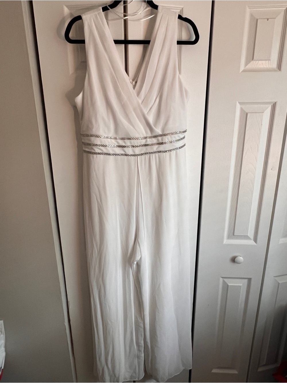 R&M Richards White Sleeveless V-Neck Jumpsuit with Beaded Waist
